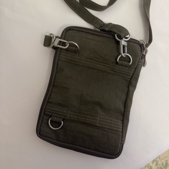 Baggallini European trip Green Messenger Bag with Adjustable Strap - Picture 4 of 4